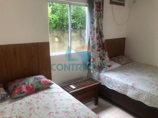 Terreno com 3 casas no Cond. Porto Belo