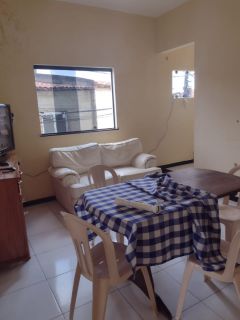 Casa com Ponto Comercial no Bairro Industrial