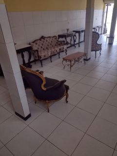 Casa com Ponto Comercial no Bairro Industrial
