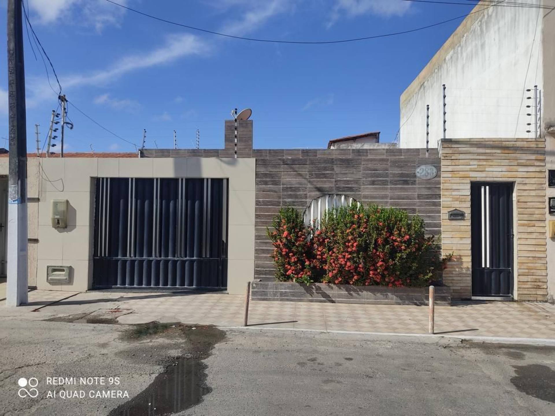 Casa com Piscina na Aruana