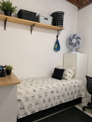 Casa com Piscina na Aruana