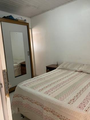 Casa com Piscina na Aruana