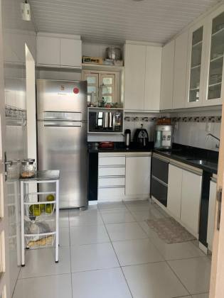 Casa com Piscina na Aruana