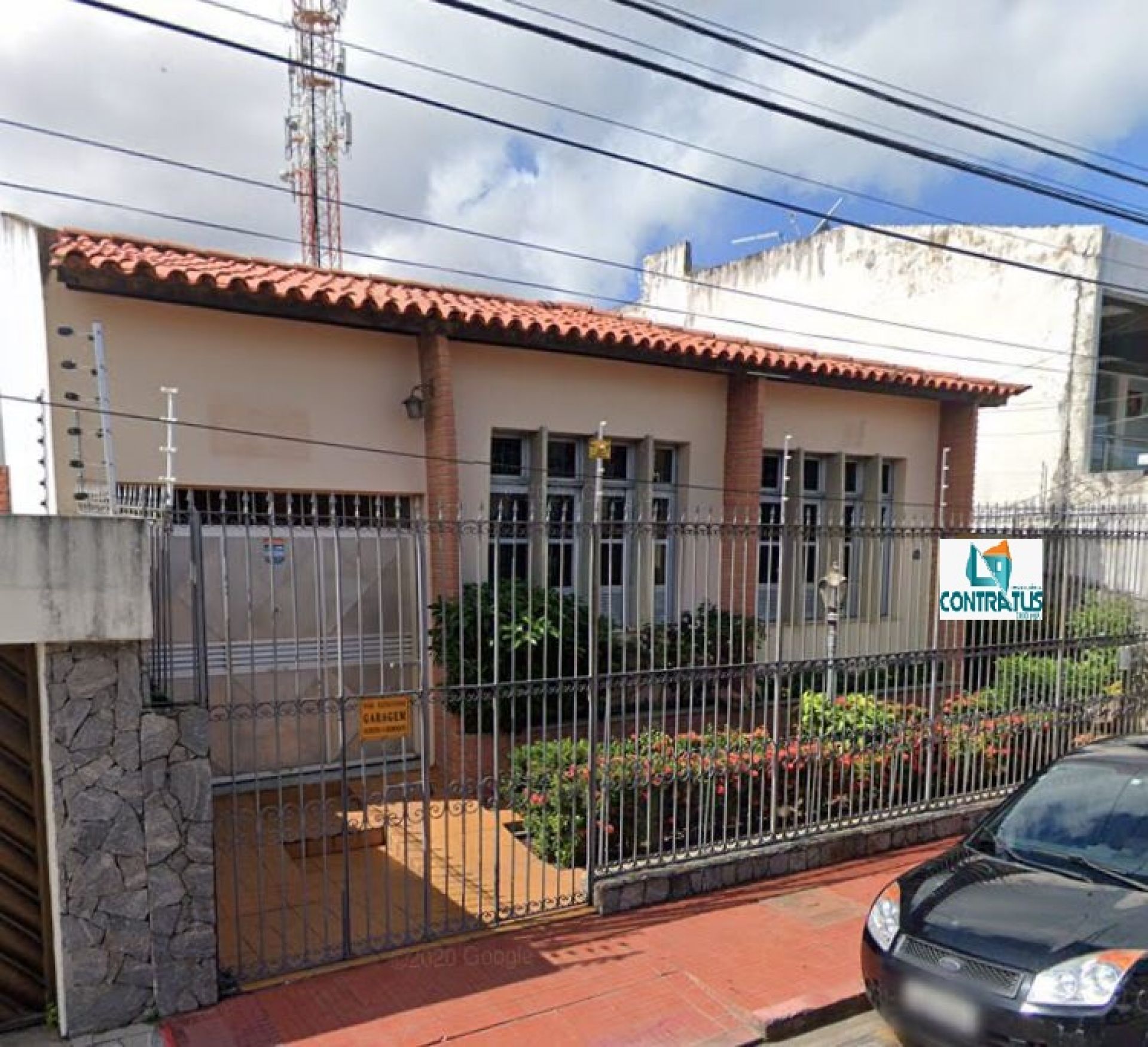 Casa na Treze de Julho Excelente para Ponto Comercial