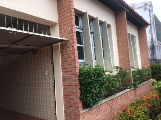 Casa na Treze de Julho Excelente para Ponto Comercial