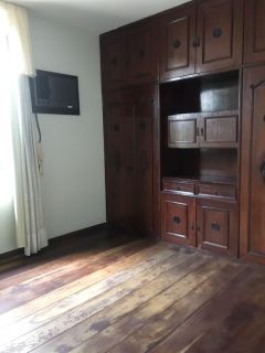 Casa na Treze de Julho Excelente para Ponto Comercial