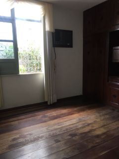 Casa na Treze de Julho Excelente para Ponto Comercial