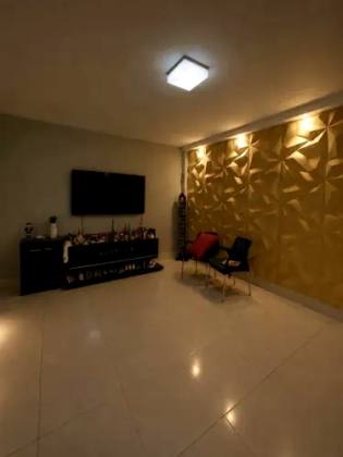Apartamento 2 Quartos com Varanda no Centro – R$ 158 Mil