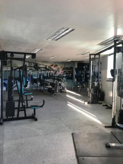 Prédio com Três Pavimentos no Aeroporto