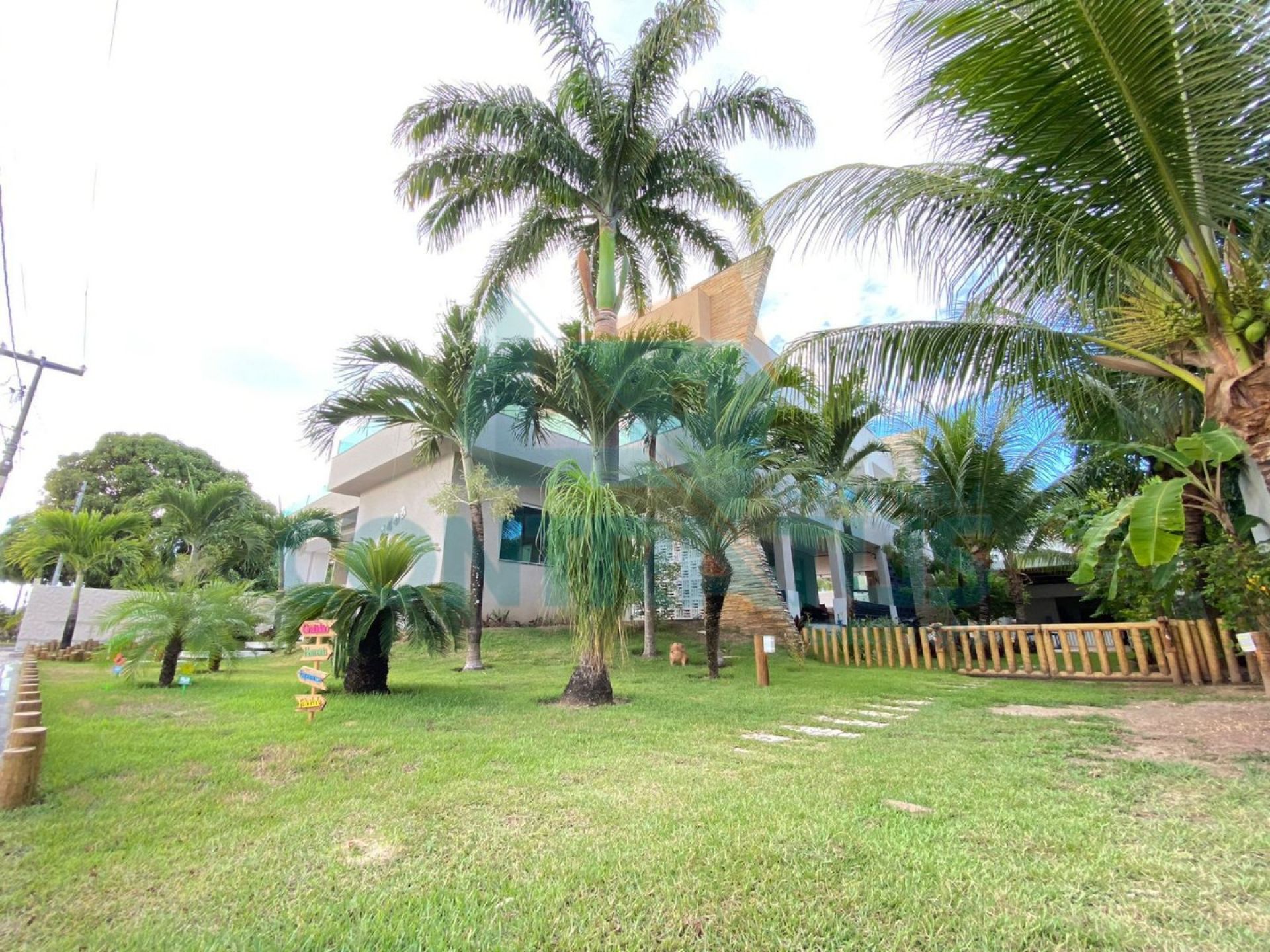 Casa Duplex com Piscina no Morada do Rio