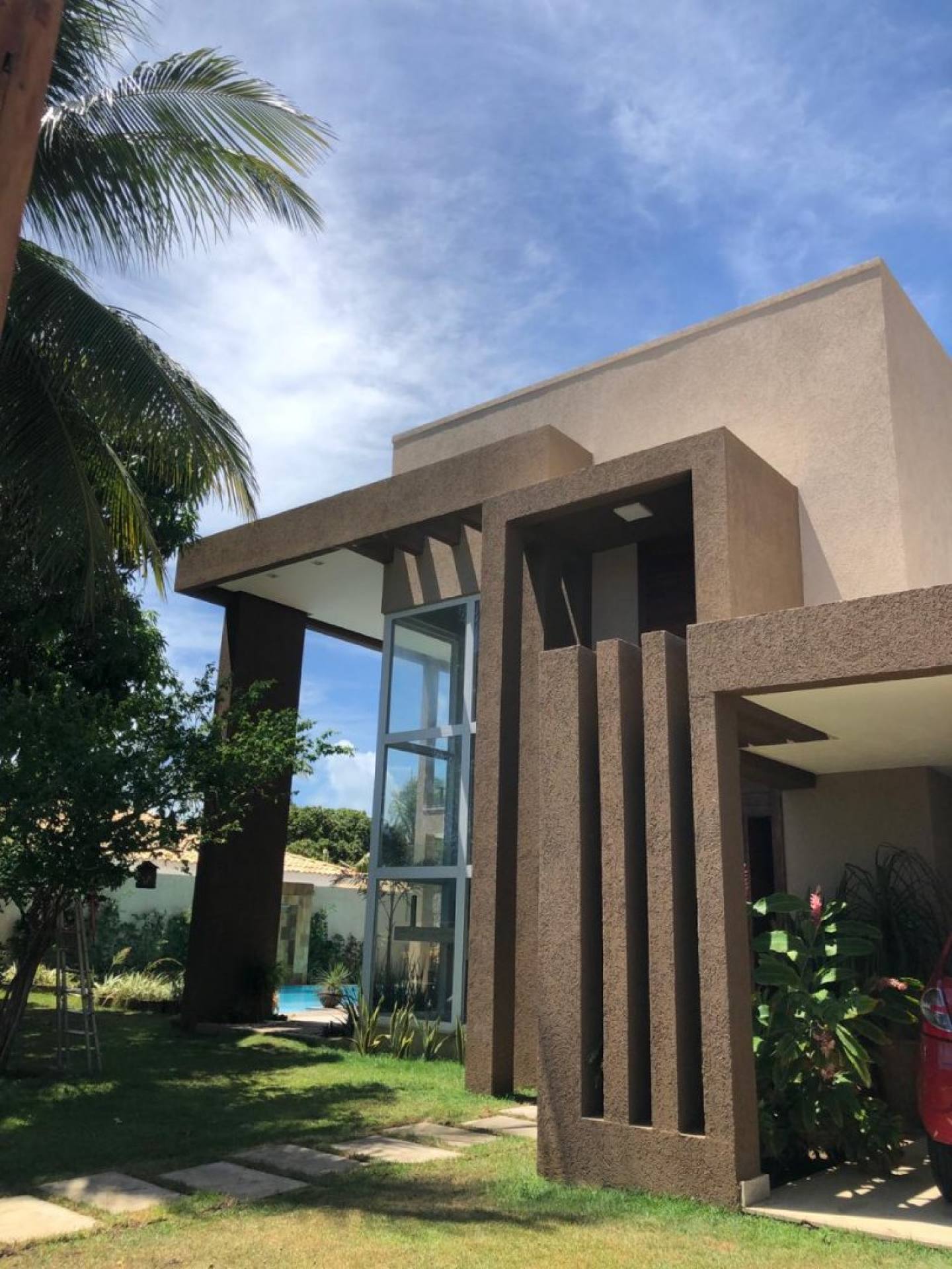 Casa Duplex com Piscina na Aruana