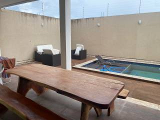 Casa Duplex com Piscina na Aruana