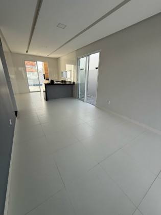 Casa com Piscina no Sol e Praia Residencial (mobiliada)