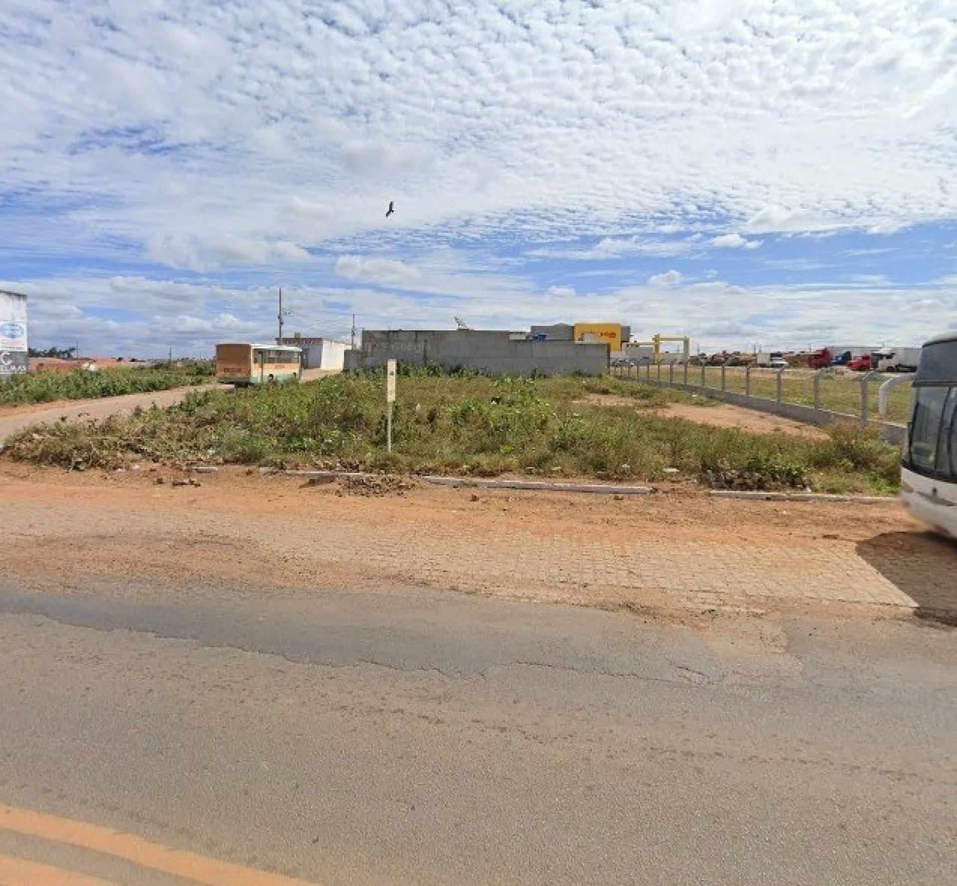 Terreno de Esquina em Nossa Sra. da Glória