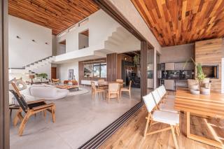 Casa Duplex com Piscina no Condomínio Águas Claras