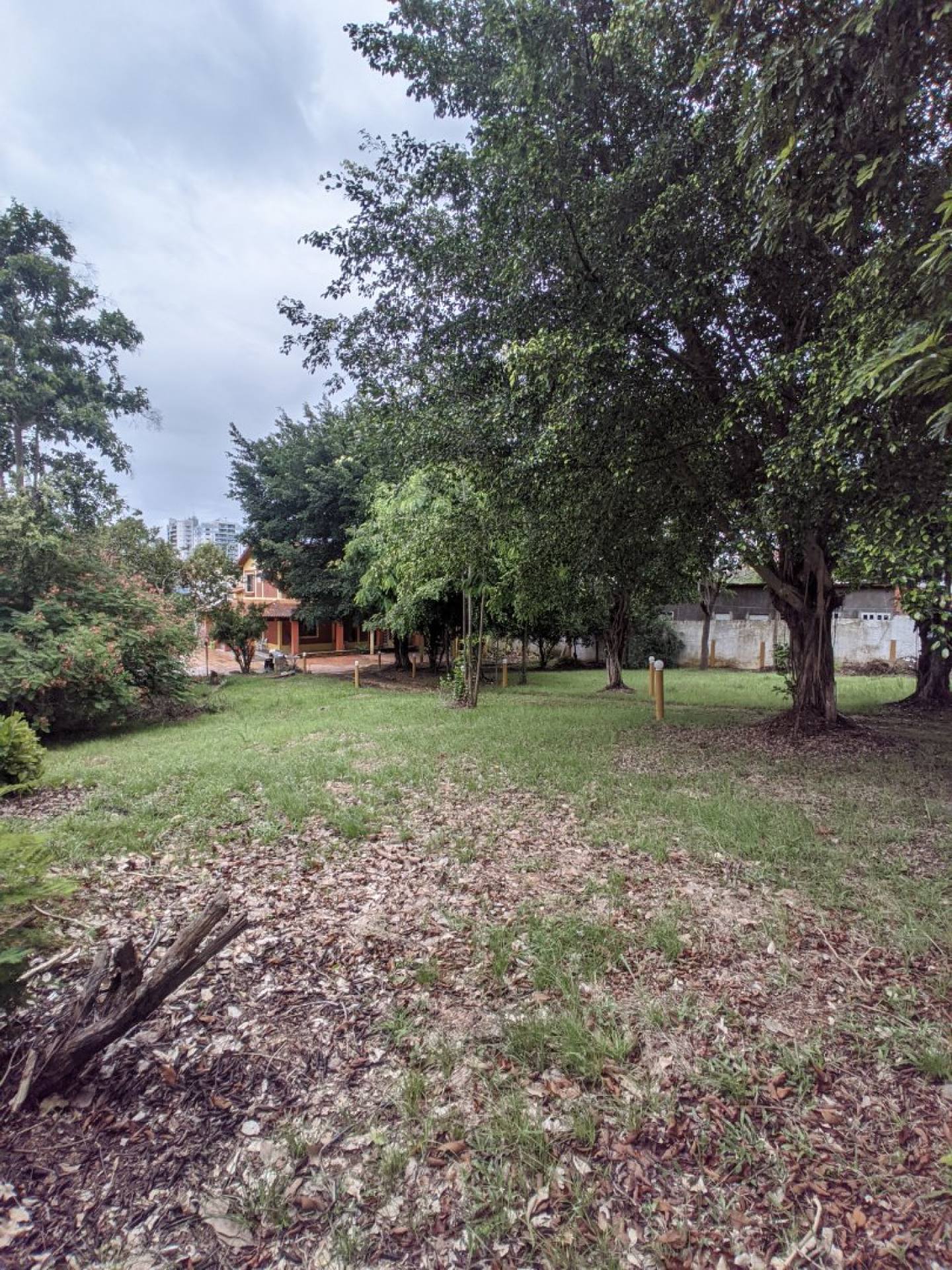 Casa Para Vender com 4 quartos 1 suítes no bairro Vila Ivonete em Rio Branco