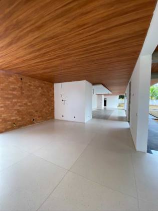 Casa no Condomínio Chácara Ipê Para Vender com 4 quartos 4 suítes em Rio Branco Acre