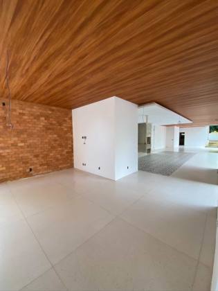 Casa no Condomínio Chácara Ipê Para Vender com 4 quartos 4 suítes em Rio Branco Acre