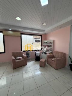 Casa Com Ponto Comercial Para Vender com 3 quartos 1 suítes no bairro Aviário em Rio Branco