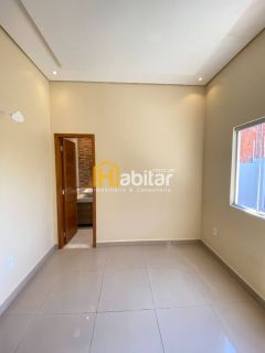 Alugo Casa com 02 Suítes e Piscina (sendo um suíte com closet) - Próximo a Havan