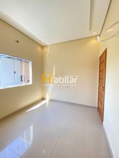 Alugo Casa com 02 Suítes e Piscina (sendo um suíte com closet) - Próximo a Havan