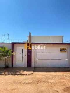 Alugo Casa com 02 Suítes e Piscina (sendo um suíte com closet) - Próximo a Havan