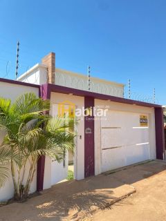 Alugo Casa com 02 Suítes e Piscina (sendo um suíte com closet) - Próximo a Havan