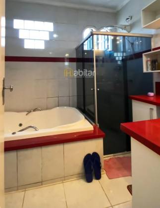 Casa Para Vender com 3 suítes no bairro Bosque em Rio Branco