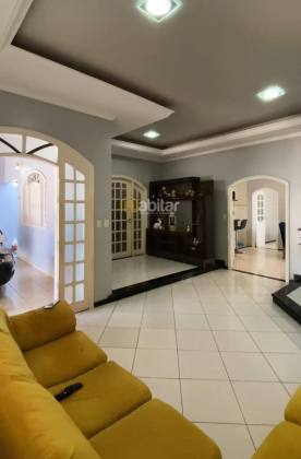 Casa Para Vender com 3 suítes no bairro Bosque em Rio Branco