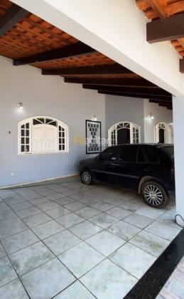 Casa Para Vender com 3 suítes no bairro Bosque em Rio Branco