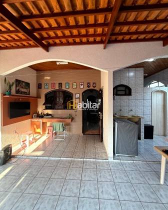 Casa pra vender com 4 quartos sendo 2 suítes no bairro Xavier maia em rio branco