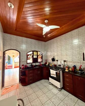 Casa pra vender com 4 quartos sendo 2 suítes no bairro Xavier maia em rio branco