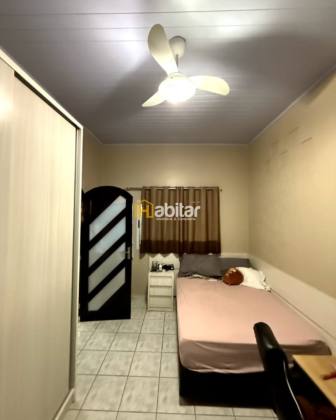 Casa pra vender com 4 quartos sendo 2 suítes no bairro Xavier maia em rio branco