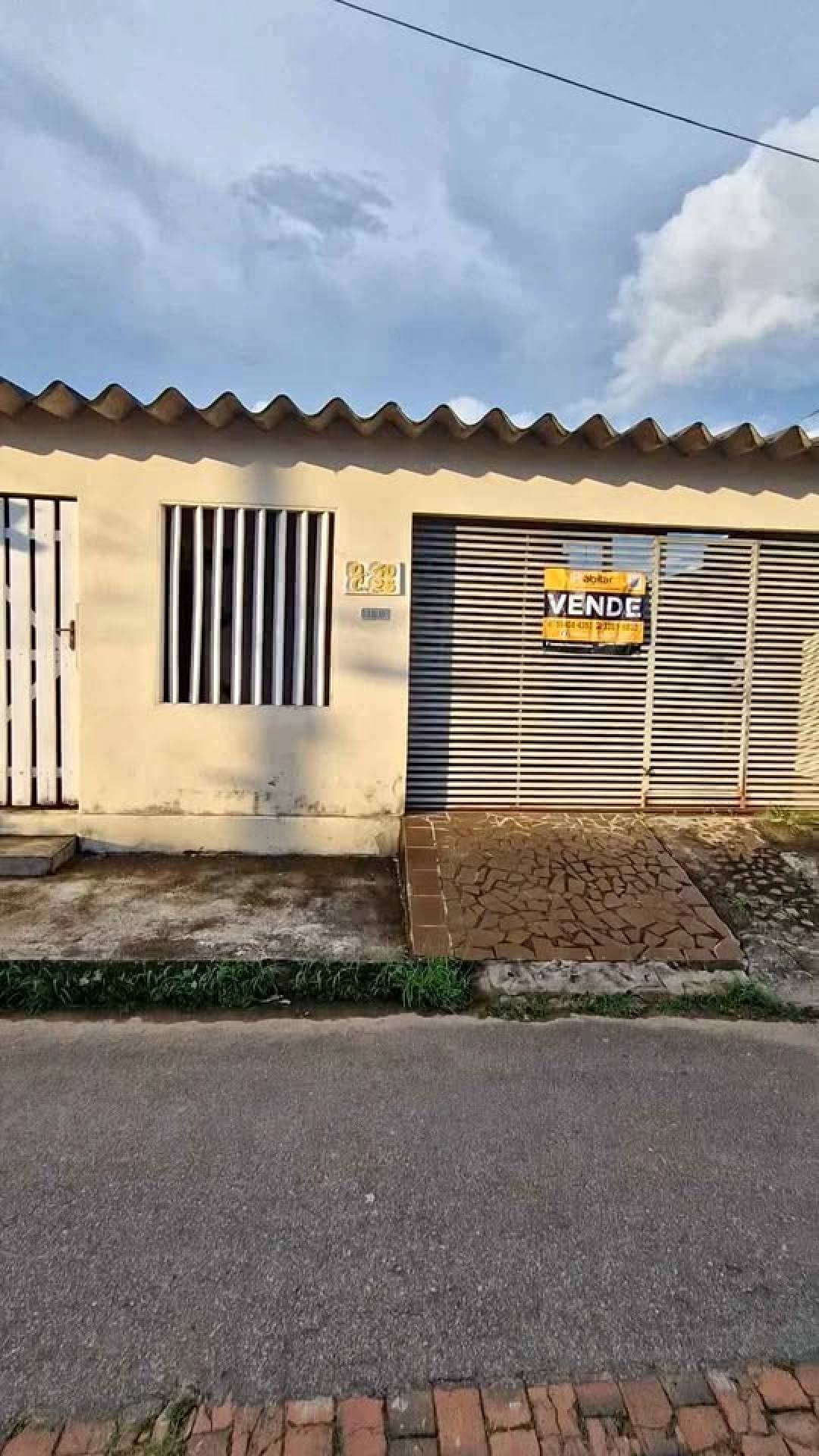 Casa Para Vender com 3 quartos 1 suítes no bairro Universitário em Rio Branco