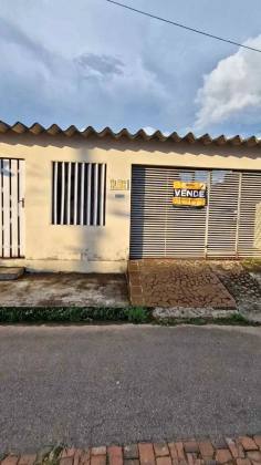 Casa Para Vender com 3 quartos 1 suítes no bairro Universitário em Rio Branco