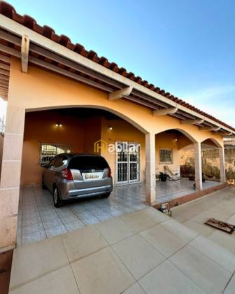 Casa Para Vender com 4 quartos sendo 2 suítes no Bairro Xavier Maia em Rio Branco