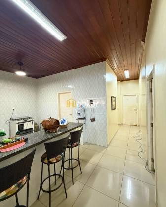 Casa Para Vender com 4 quartos sendo 3 suítes no bairro Mocinha Magalhães em Rio Branco