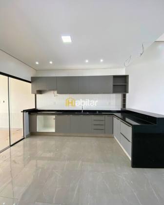 Casa Para Vender com 3 quartos sendo 1 suítes no bairro Floresta Sul, Proximo ao Via Verde Shopping em Rio Branco