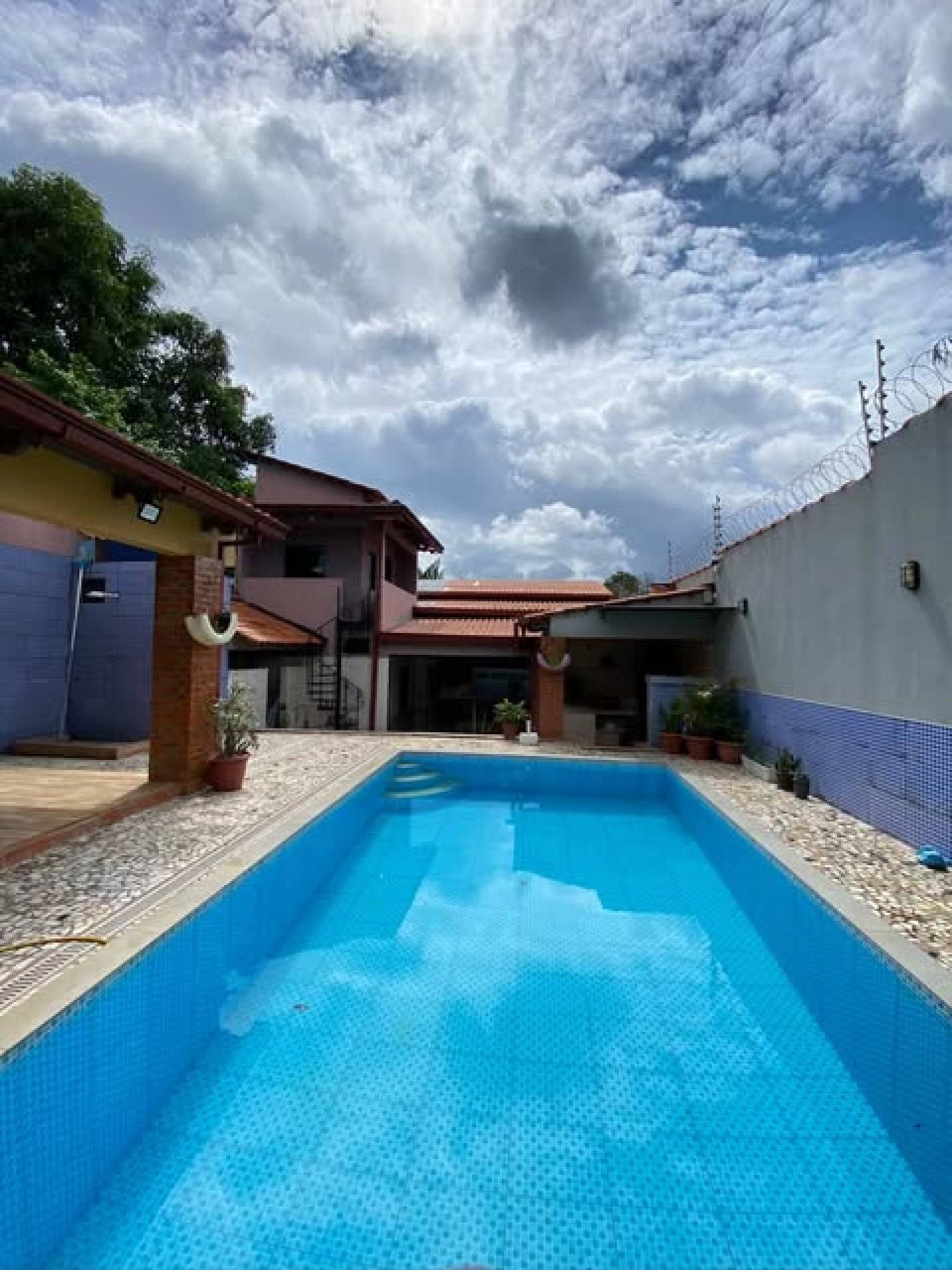 Casa Para Vender com 4 quartos sendo 2 suítes no bairro Vitoria em Rio Branco