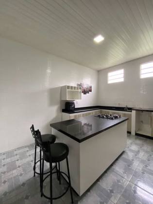 Casa Para Vender com 4 quartos sendo 2 suítes no bairro Vitoria em Rio Branco