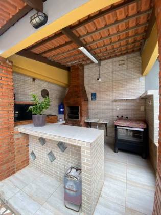 Casa Para Vender com 4 quartos sendo 2 suítes no bairro Vitoria em Rio Branco