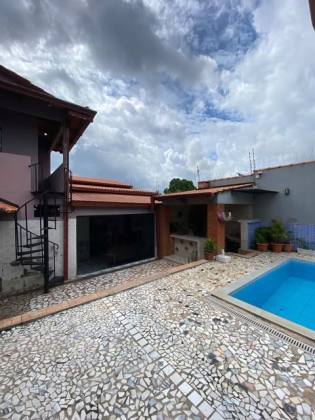 Casa Para Vender com 4 quartos sendo 2 suítes no bairro Vitoria em Rio Branco