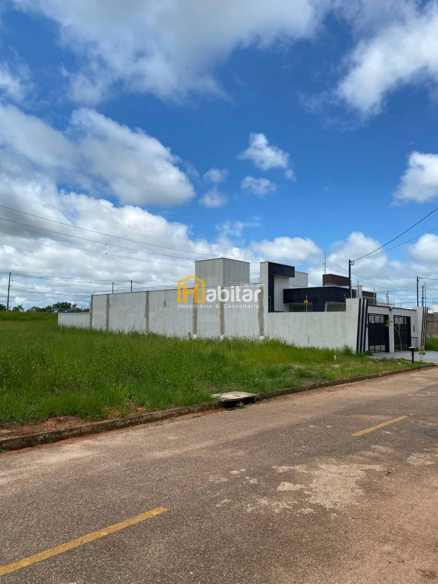 Lote / Terreno de Bairro Para Vender no Bairro Monitorado Portal Ipê em Rio Branco