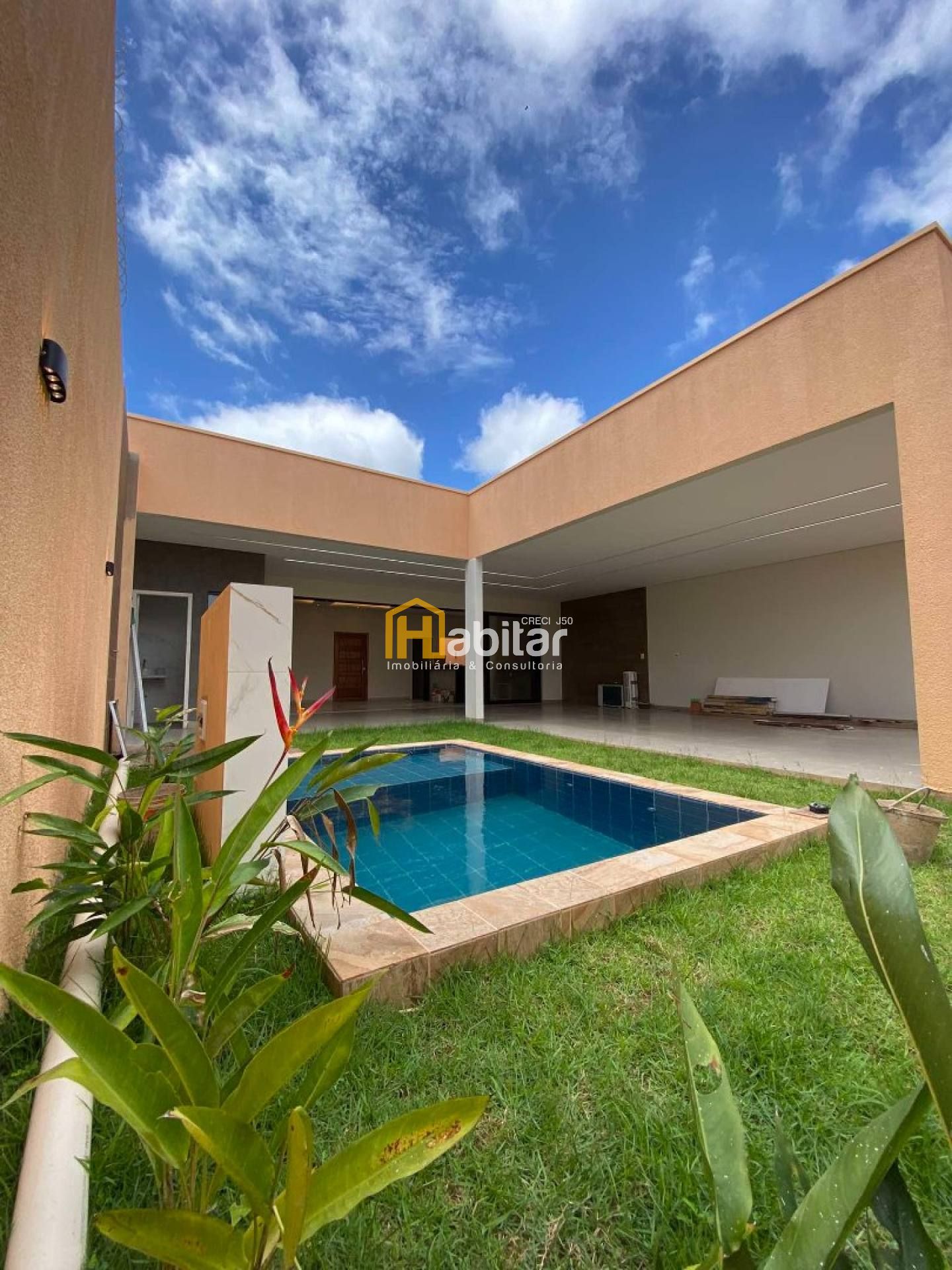 Casa Para Vender com 3 quartos sendo 1 suíte e demi-suites no bairro Portal Ipe em Rio Branco- Acre