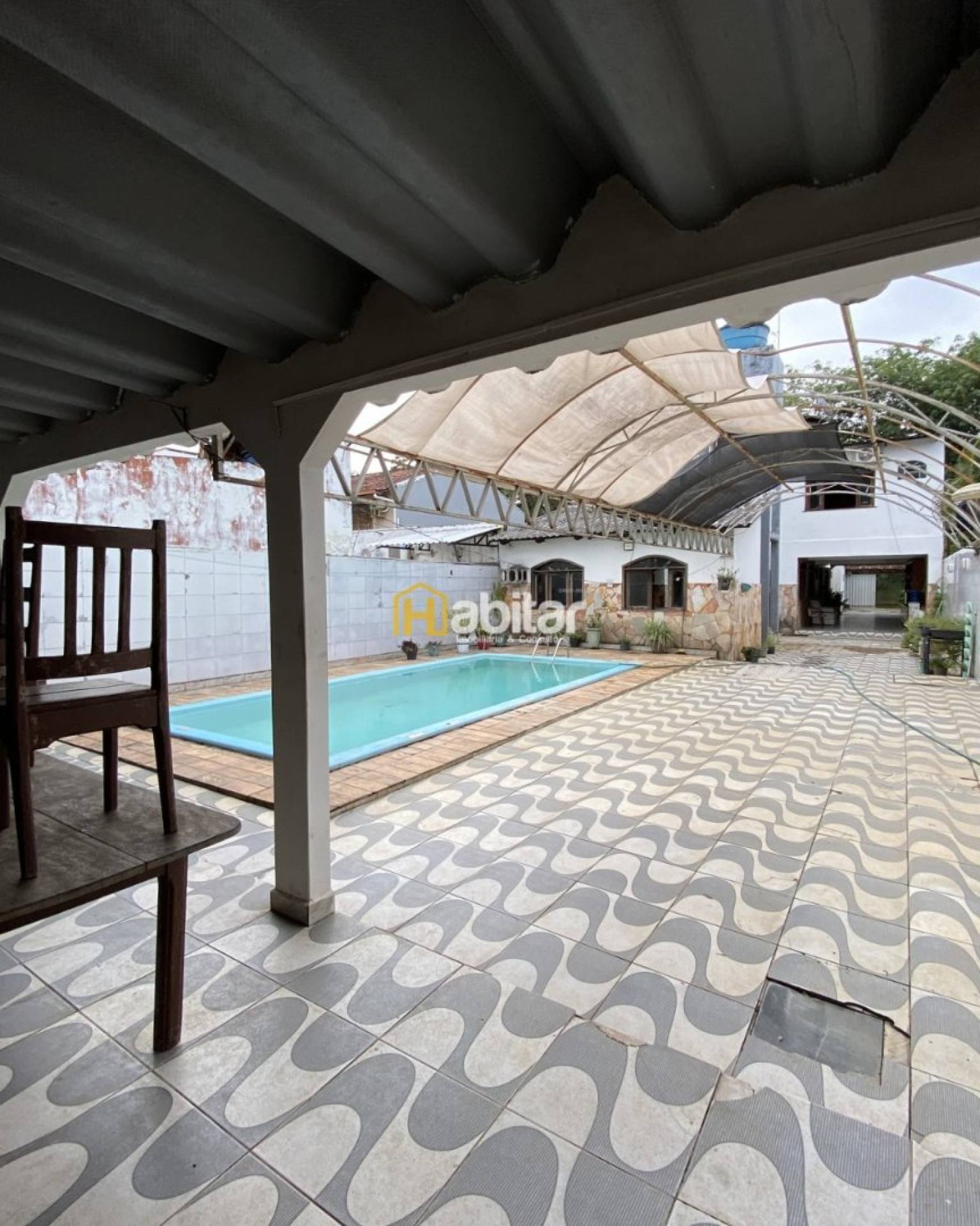 Casa Para Alugar com 5 quartos sendo 2 suítes no bairro Bosque em Rio Branco Acre
