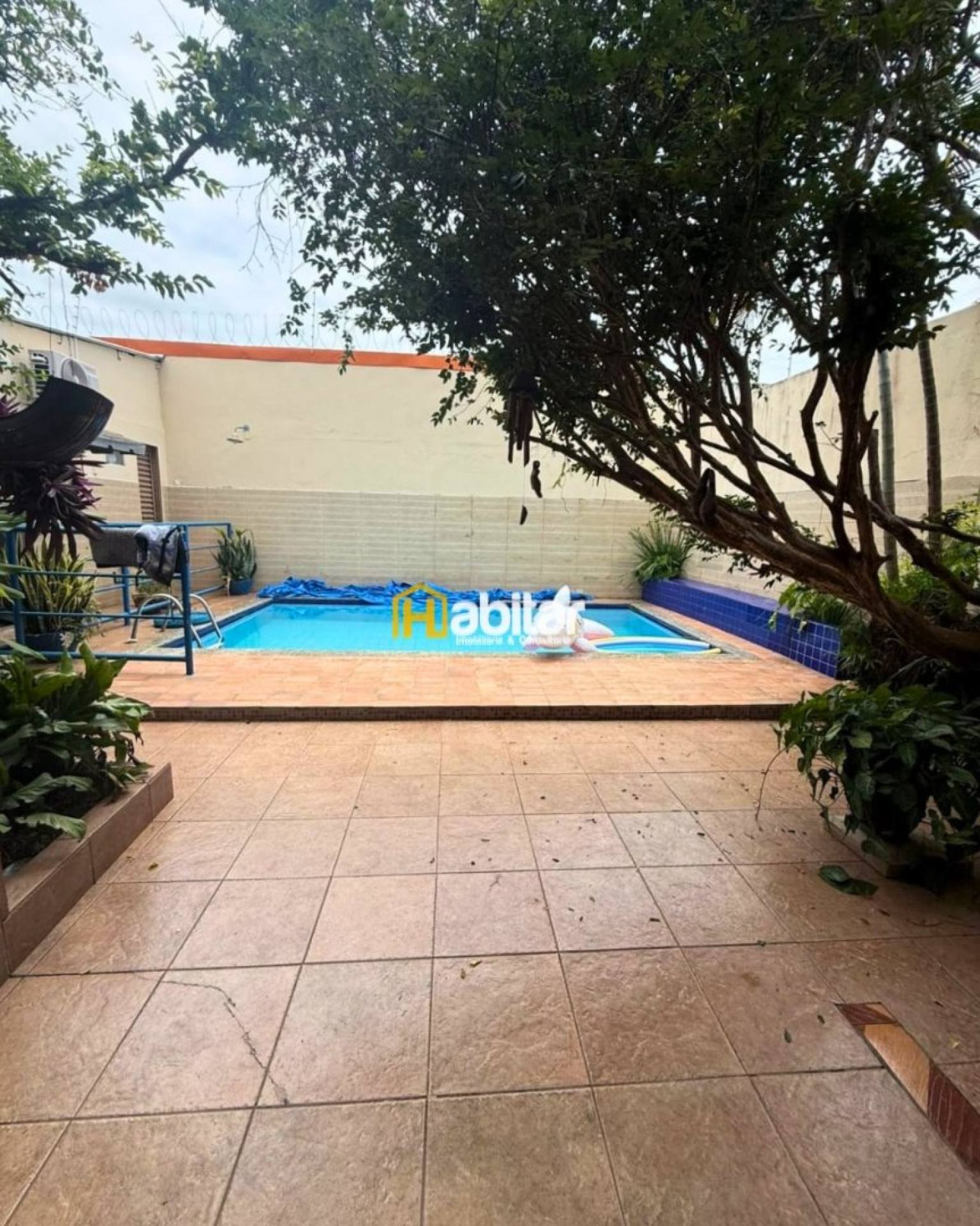 Casa Para Alugar com 4 quartos sendo 3 suítes no bairro Isaura Parente em Rio Branco Acre