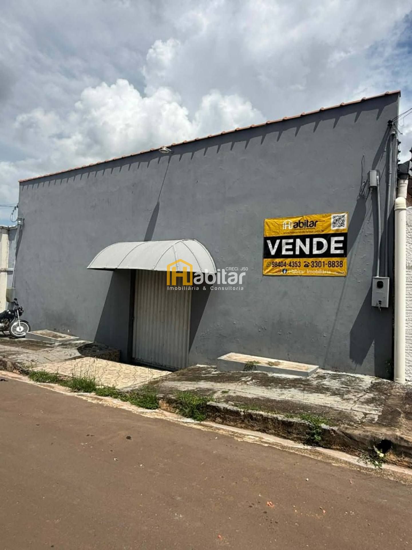 Galpao Comercial com Piscina Para Vender no bairro Conjunto Ouricurí em Rio Branco
