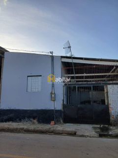 Casa no Wanderley Dantas - Com ponto comercial