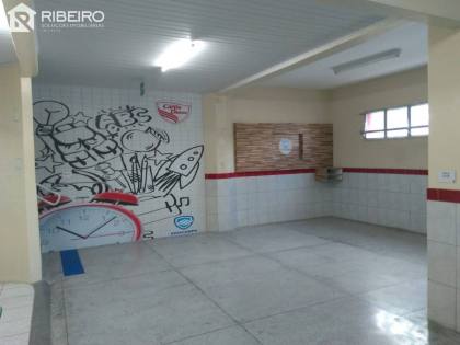 Predio Comercial, Luzia