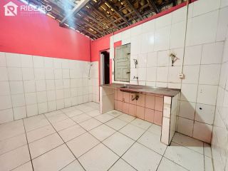 CASA COMERCIAL NA BARRA DOS COQUEIROS